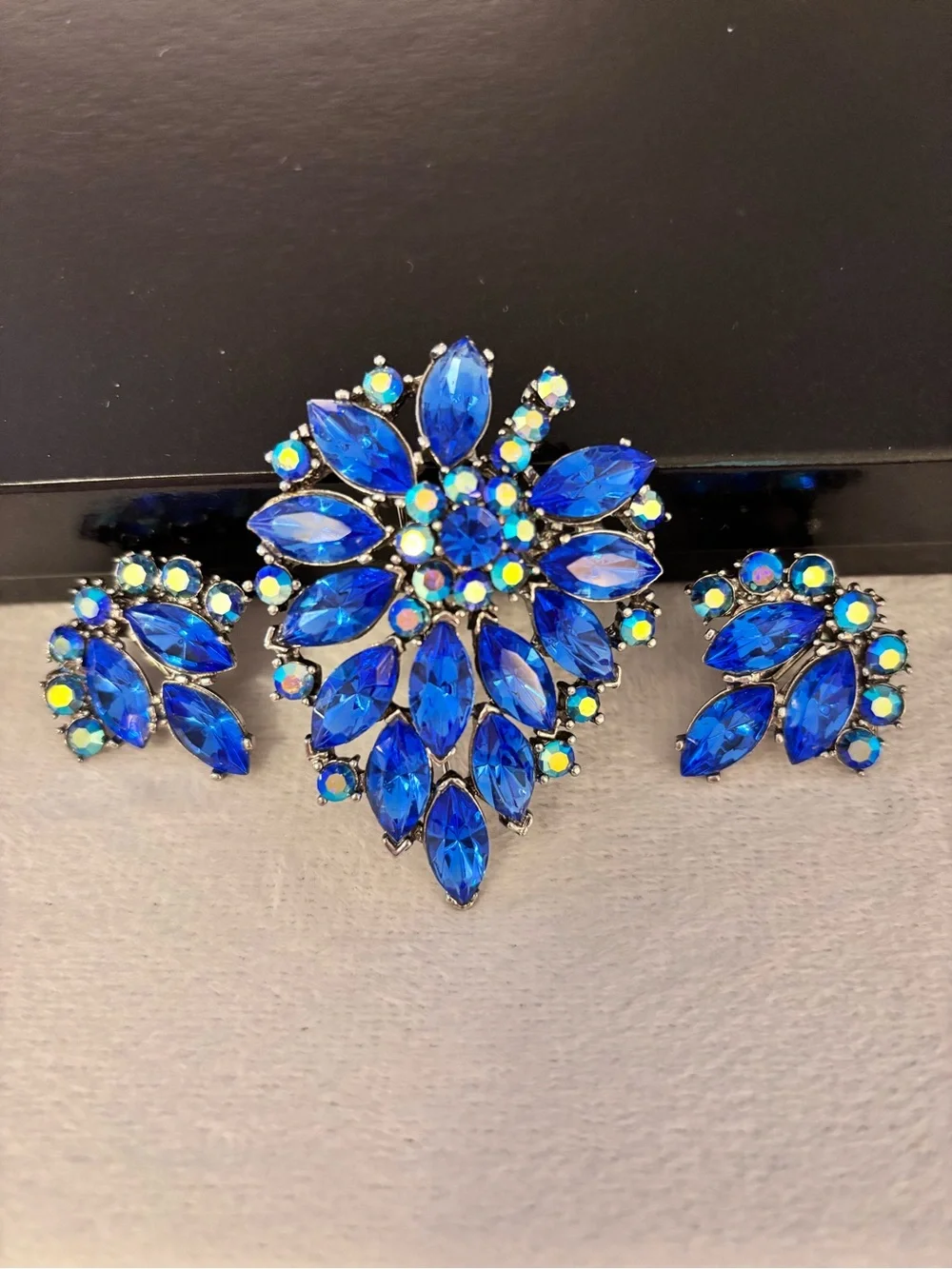 Vintage Signed WEISS Royal Blue AB Rhinestone Brooch Earrings Set